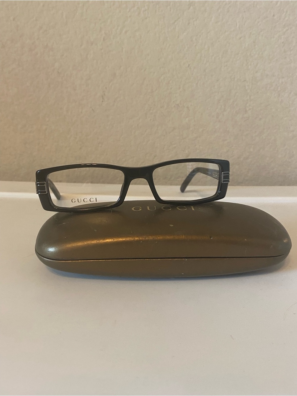 BNIB Vintage Gucci 2905 Black rectangular frames for prescription glasses.